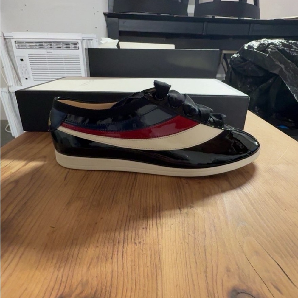 Gucci Women's Sneakers - Navy, Blue, Red, White